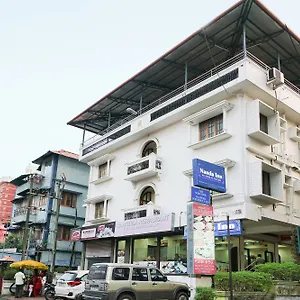 2* Hotel Oyo 3633 Nanda